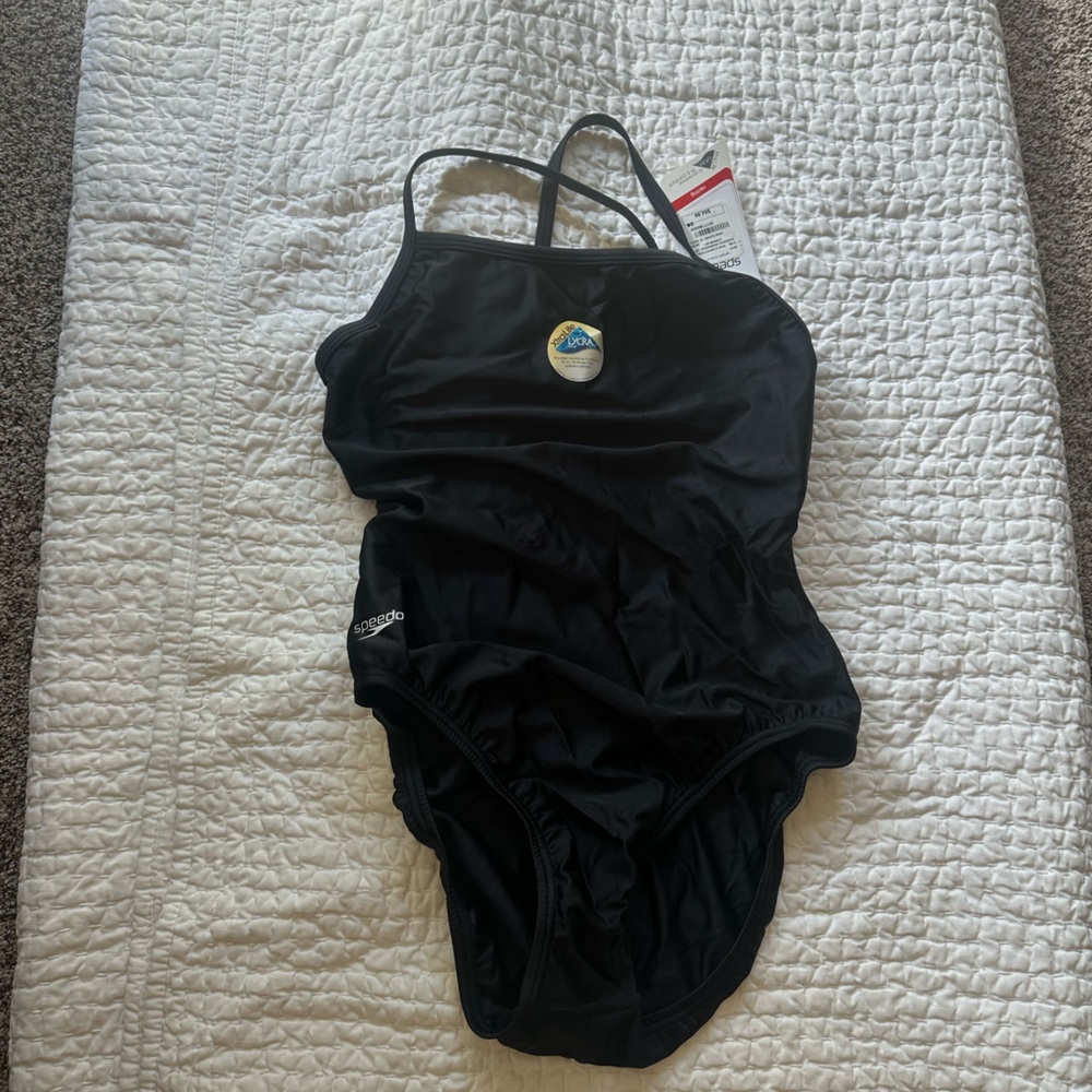 Speedo women’s suit, NWT 36, blk